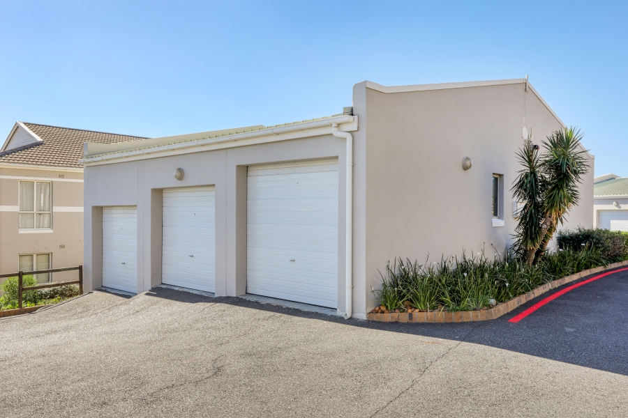 2 Bedroom Property for Sale in Vredehoek Western Cape